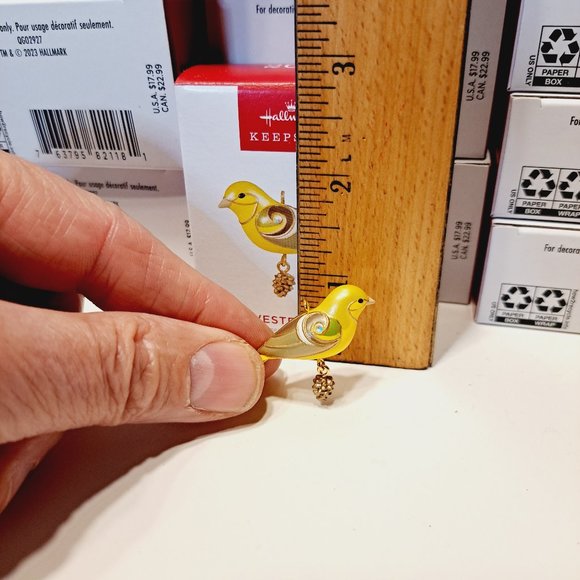 2023 HALLMARK Keepsake LADY WESTERN TANAGER Miniature Ornament BRAND NEW - Picture 7 of 8